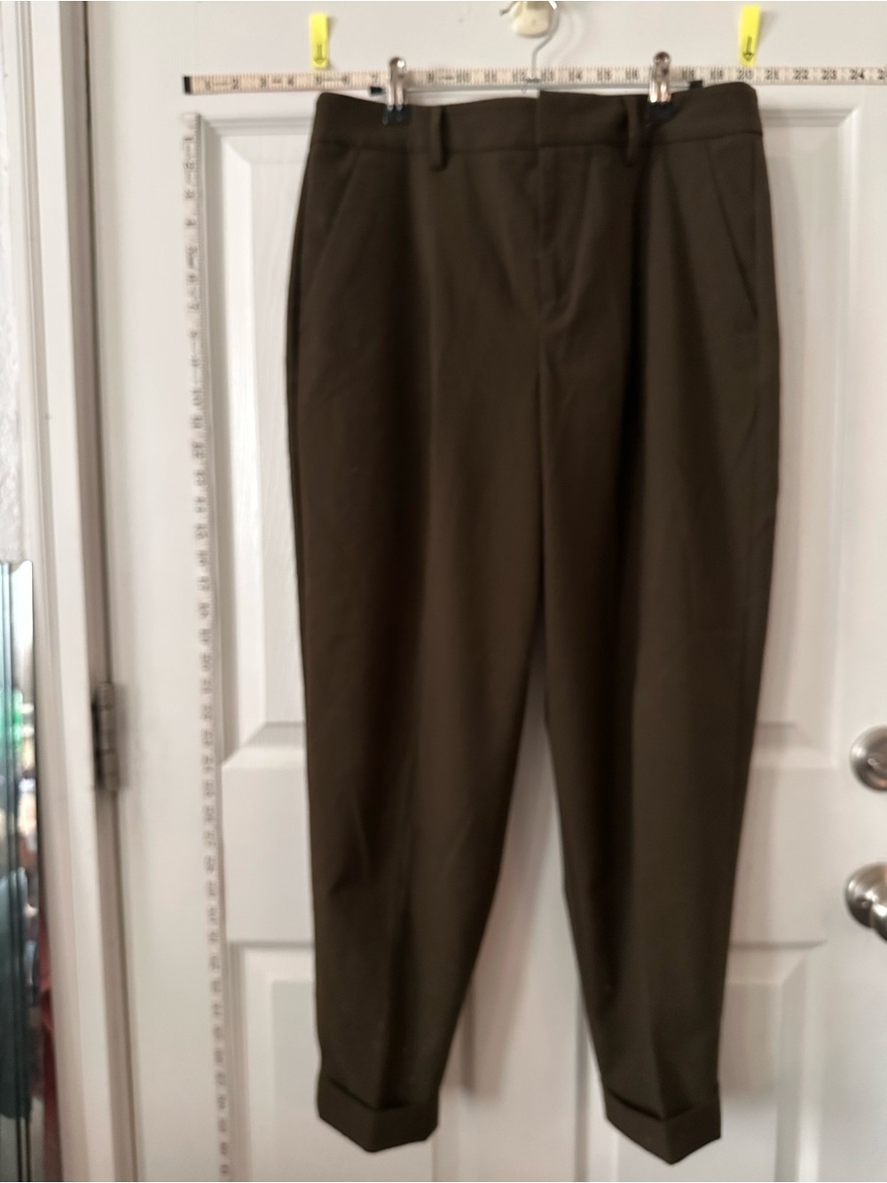 Banana Republic Olive Green Chinos - Tailored Tapered Fit